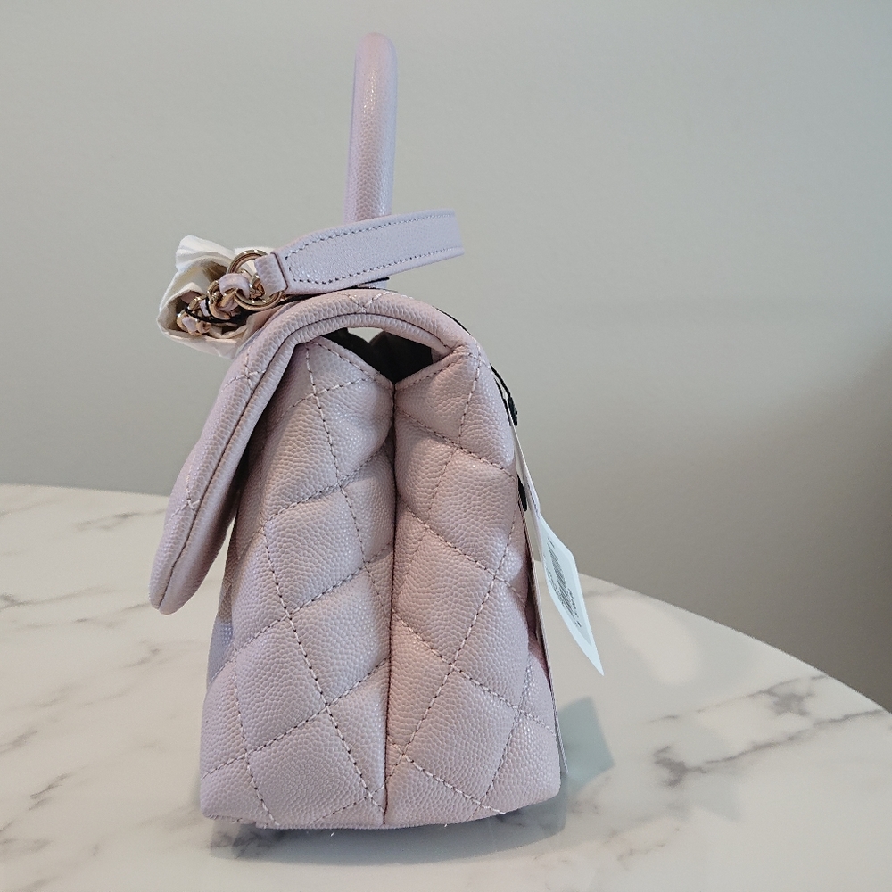 New CHANEL 20A Lilac Caviar Small Coco Handle GHW - Picture 4 of 7